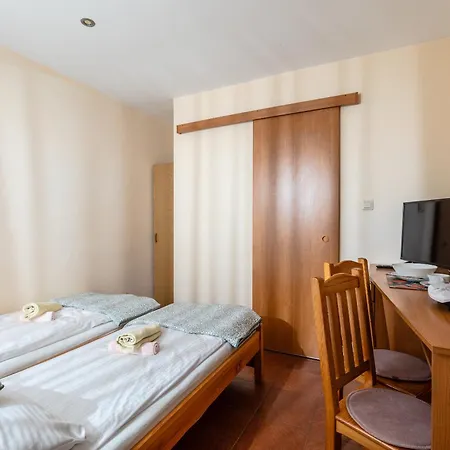 Dom Goscinny W Lesie Pensjonat 3*