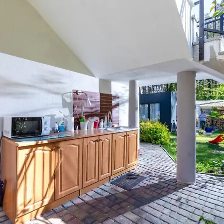 Dom Goscinny W Lesie Pensjonat Pobierowo