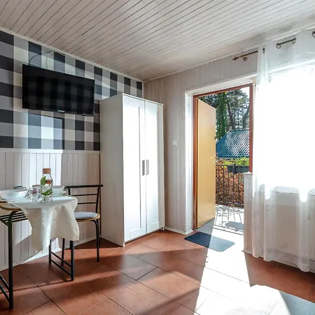 Dom Goscinny W Lesie Pensjonat Pobierowo