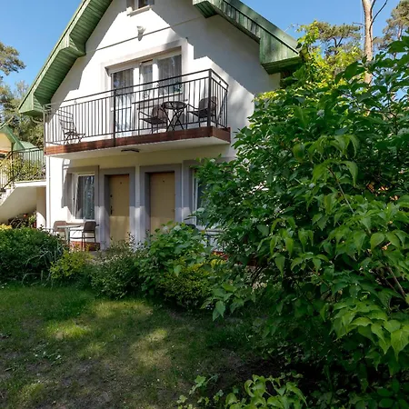 Dom Goscinny W Lesie Pensjonat Pobierowo