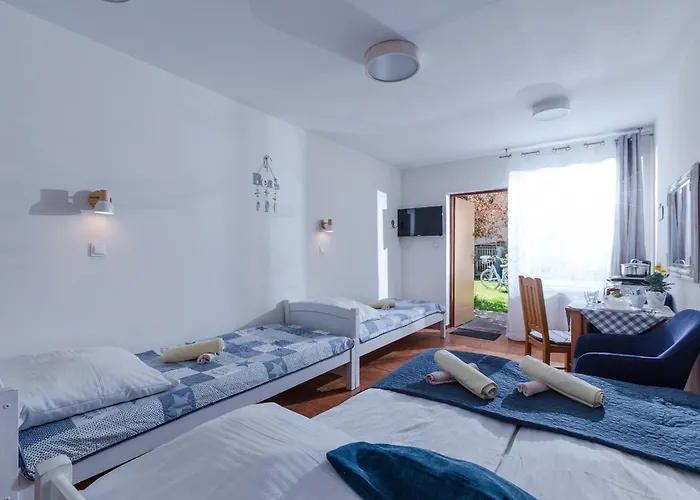 Dom Goscinny W Lesie 3* 波别罗沃