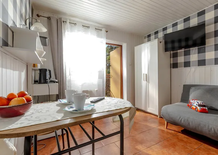 Dom Goscinny W Lesie 3* 波别罗沃