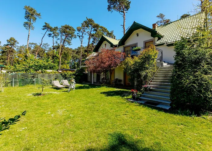 Dom Goscinny W Lesie 招待所 波别罗沃